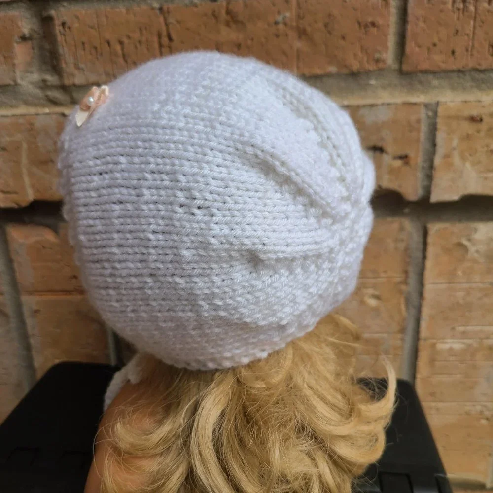 Baby Girl Hat BONNET knitted Acrylic Handmade Knit White Size 3-5 Months